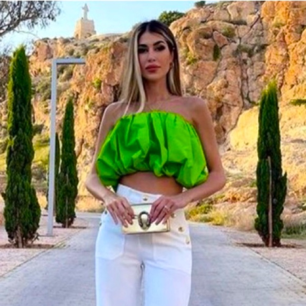 Zara Green Voluminous Crop Top. NWT. Size X Small.